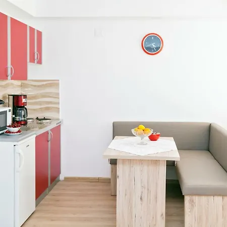 The Garden & 3* Split