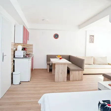 فندق مبيت وإفطار The Garden &