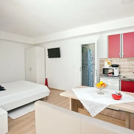 Bed & Breakfast The Garden & 3*